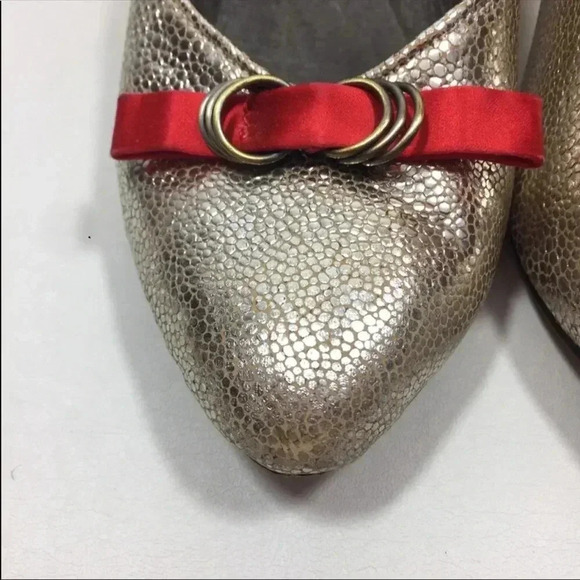 Anthro Pilcro and Letterpress Metallic Heels - Picture 7 of 8